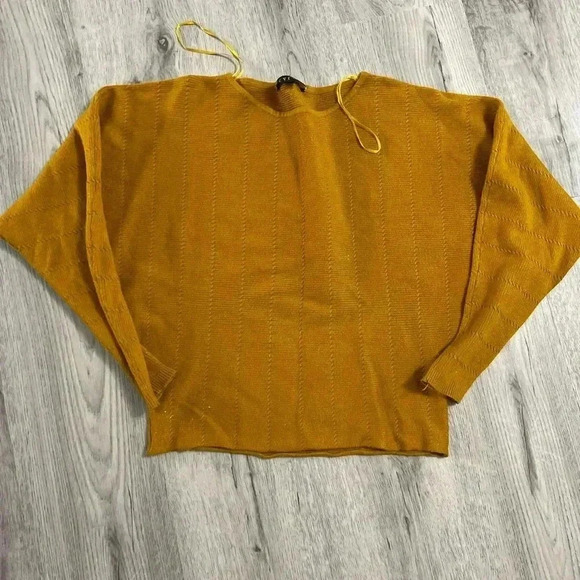 Cyrus Mustard Yellow sweater - Picture 1 of 4